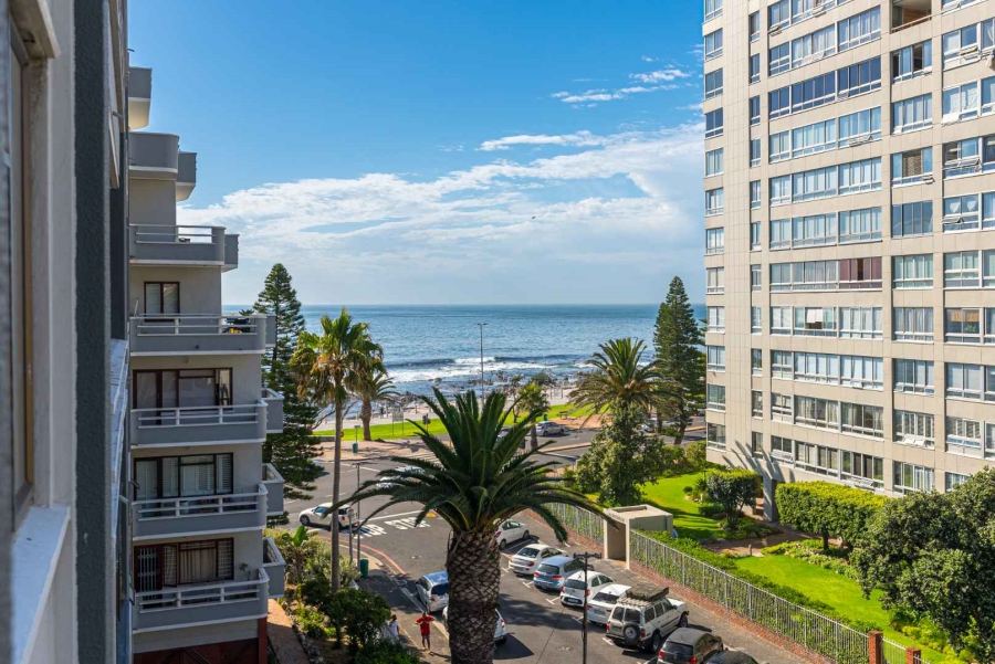 To Let 2 Bedroom Property for Rent in Sea Point Western Cape